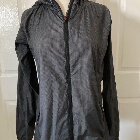 Nike Tops - NIKE WINDBREAKER WOMEN SIZE SMALL